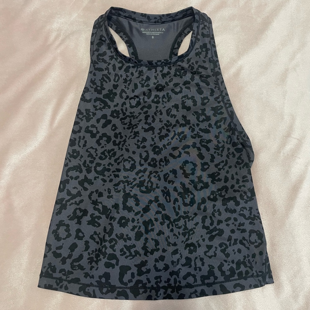 Athleta cropped cheetah workout top